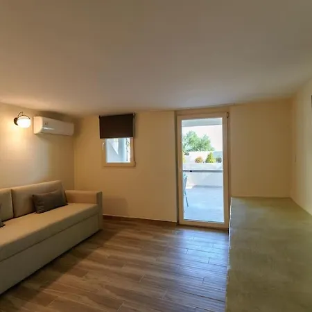 Villa Casa Bloo, 11br Sea View Lagomandra