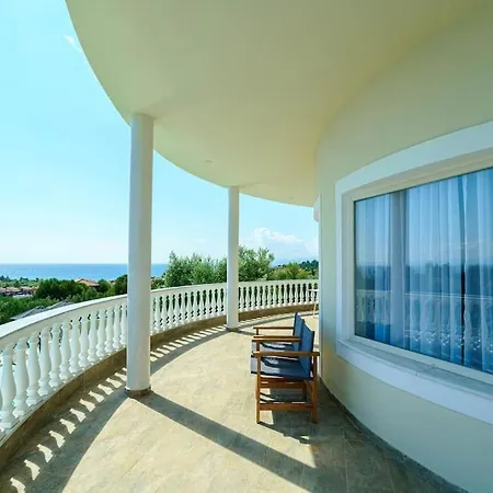 Villa Casa Bloo, 11br Sea View Lagomandra
